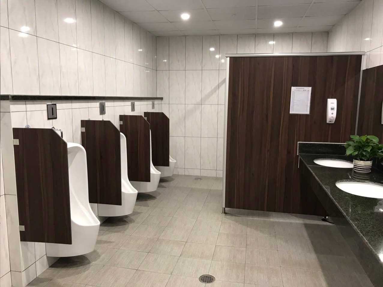 Đơn Vị Thi Công Vách Ngăn Vệ Sinh Uy Tín Tại Hà Nội – QH Việt Nam